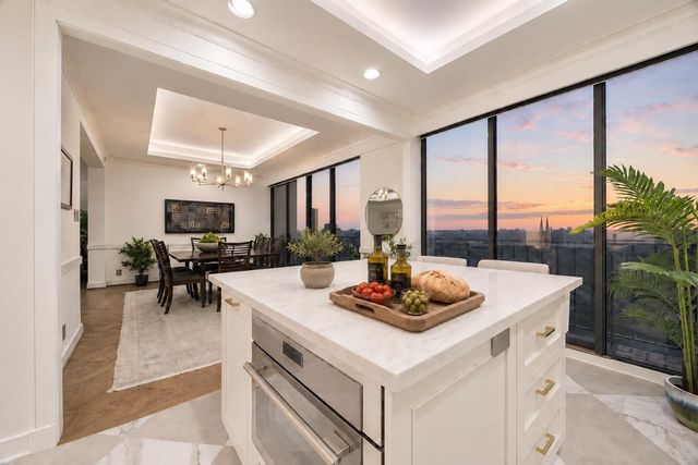 5001 Woodway Drive PH2, Houston, TX 77056