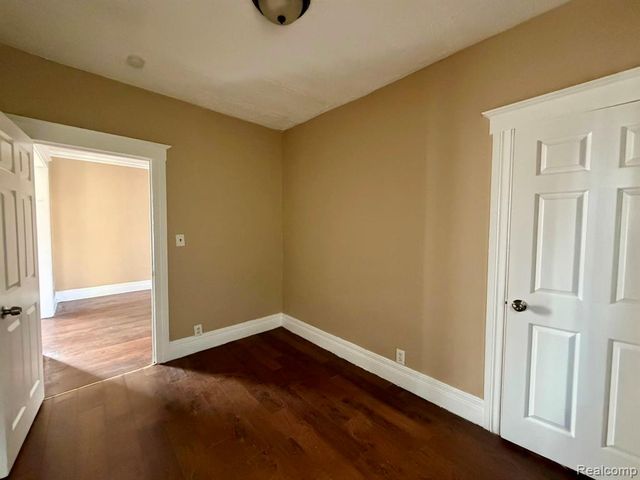 5044 Mcclellan Street, Detroit, MI 48213