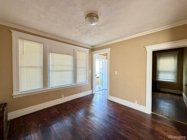 5044 Mcclellan Street, Detroit, MI 48213