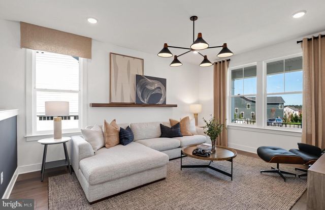 18465 SUGAR SNAP CIR, Leesburg, VA 20176