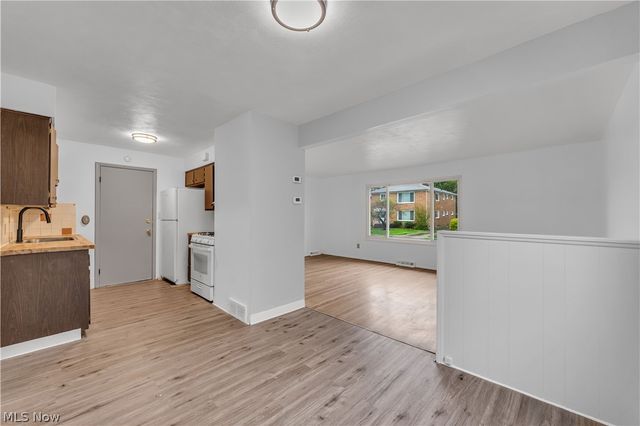 927 E 216th Street, Euclid, OH 44119