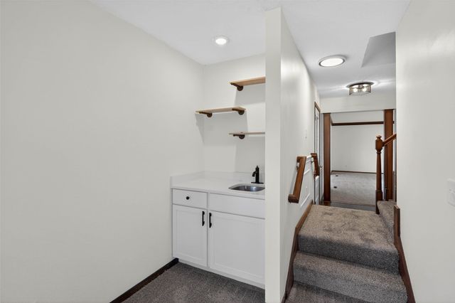 3700 SW 29th Street, Des Moines, IA 50321