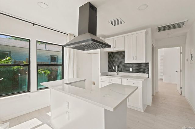 3014 EL PASO ST, San Antonio, TX 78207