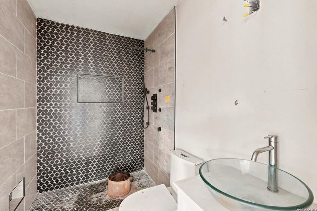 3014 EL PASO ST, San Antonio, TX 78207