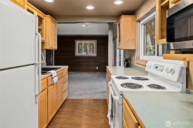 221 W Lakedale Drive, Ronald, WA 98940