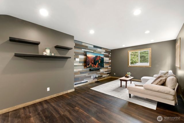 221 W Lakedale Drive, Ronald, WA 98940