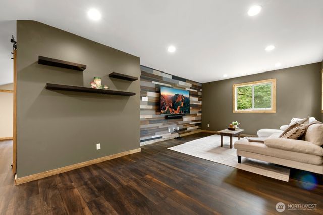221 W Lakedale Drive, Ronald, WA 98940