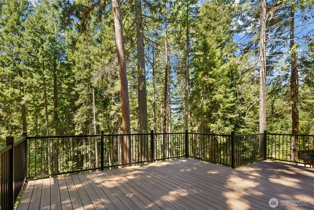 221 W Lakedale Drive, Ronald, WA 98940