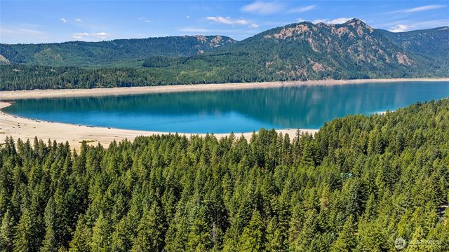 221 W Lakedale Drive, Ronald, WA 98940