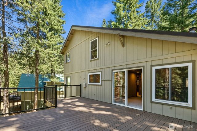 221 W Lakedale Drive, Ronald, WA 98940