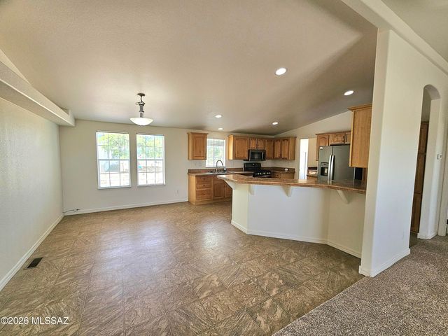 520 N Crooked Lane, Benson, AZ 85602