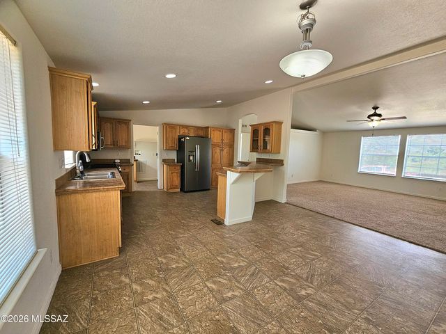 520 N Crooked Lane, Benson, AZ 85602