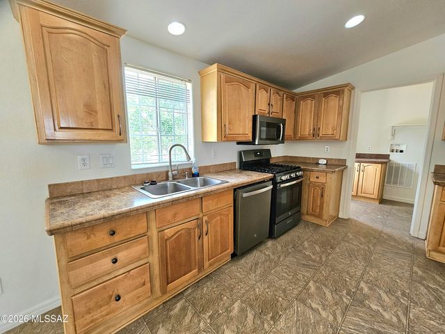 520 N Crooked Lane, Benson, AZ 85602