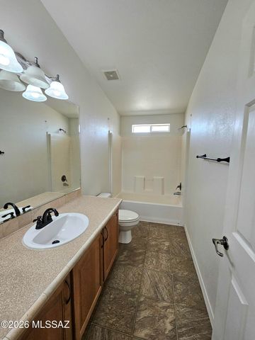 520 N Crooked Lane, Benson, AZ 85602