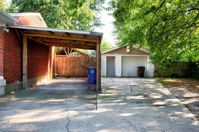 3900 Bonaventure Blvd, Louisville, KY 40219