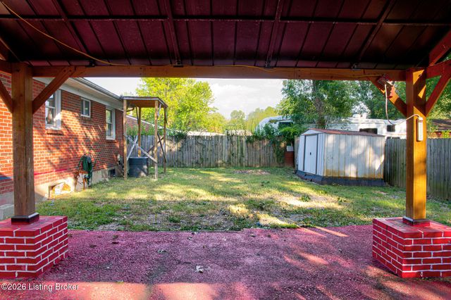 3900 Bonaventure Blvd, Louisville, KY 40219