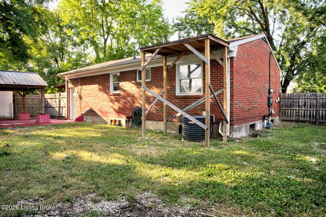 3900 Bonaventure Blvd, Louisville, KY 40219