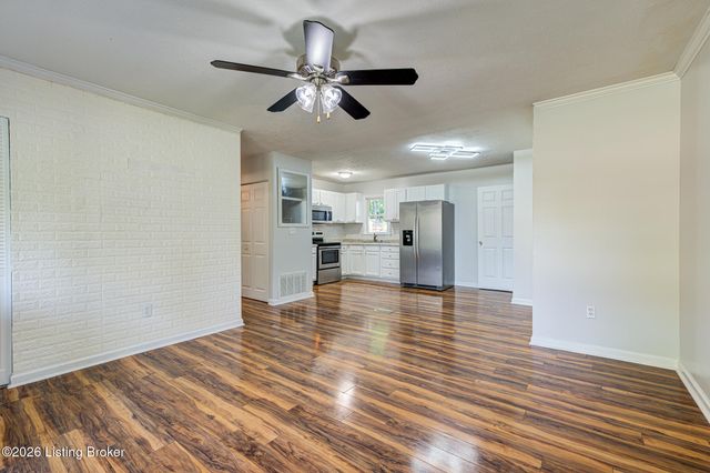 3900 Bonaventure Blvd, Louisville, KY 40219
