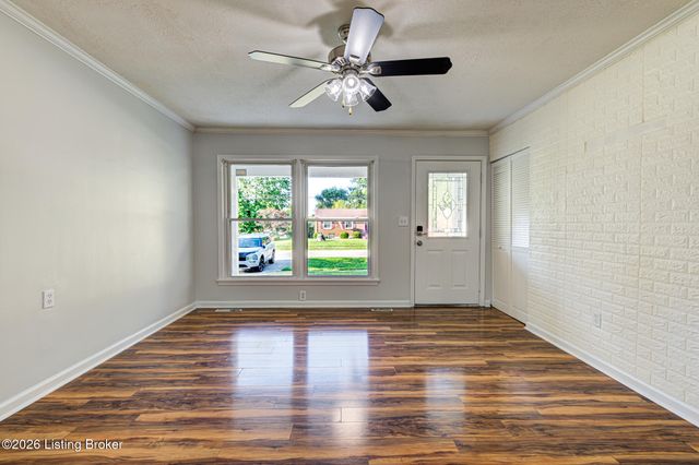 3900 Bonaventure Blvd, Louisville, KY 40219