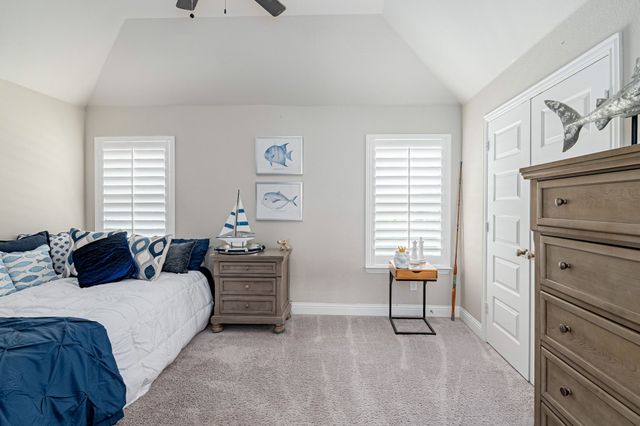 112 Walnut Drive, Van Alstyne, TX 75495