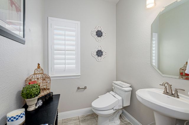 112 Walnut Drive, Van Alstyne, TX 75495