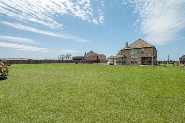 112 Walnut Drive, Van Alstyne, TX 75495