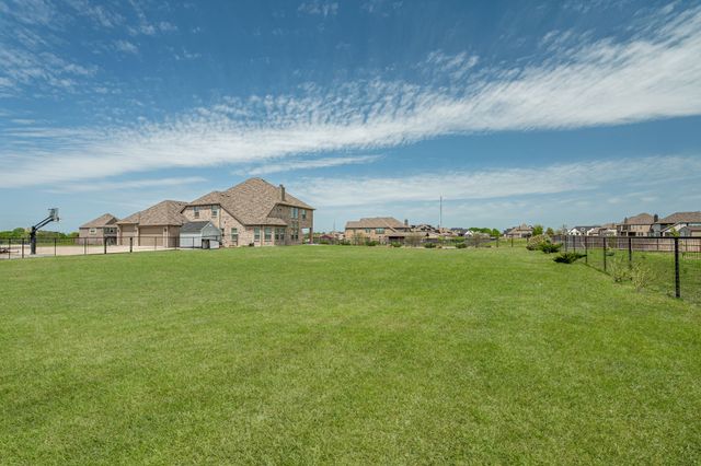 112 Walnut Drive, Van Alstyne, TX 75495