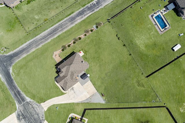 112 Walnut Drive, Van Alstyne, TX 75495