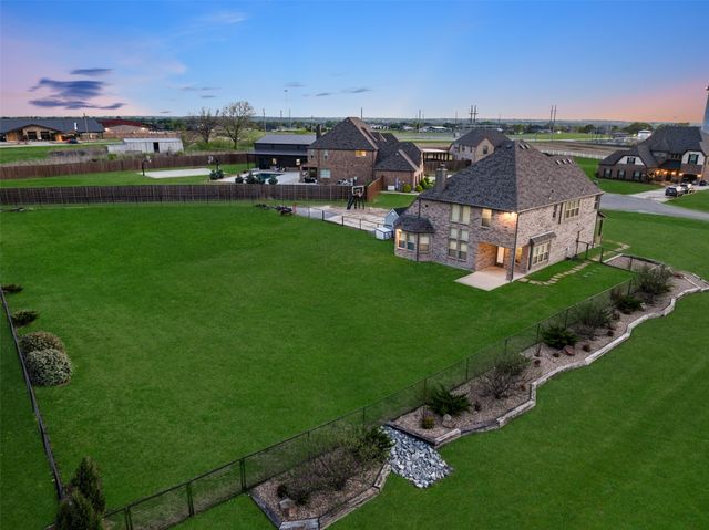 112 Walnut Drive, Van Alstyne, TX 75495