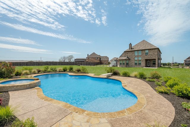 112 Walnut Drive, Van Alstyne, TX 75495