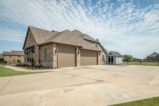 112 Walnut Drive, Van Alstyne, TX 75495