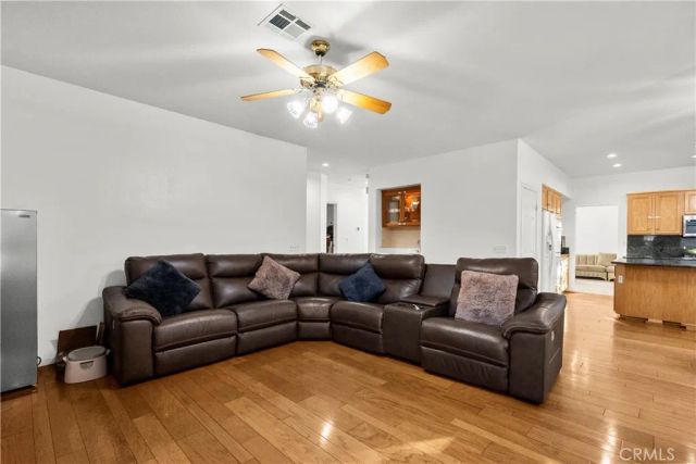 28811 Park Woodland Place, Saugus, CA 91390