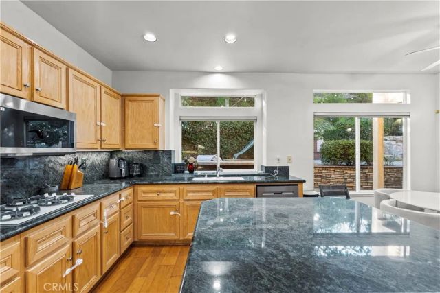 28811 Park Woodland Place, Saugus, CA 91390