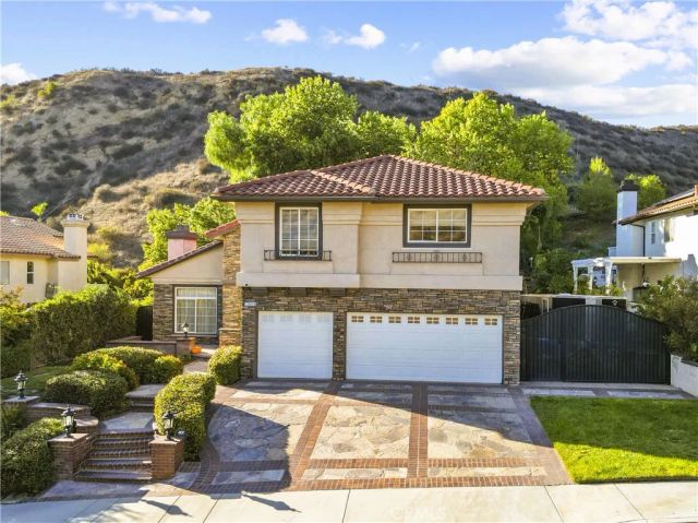 28811 Park Woodland Place, Saugus, CA 91390