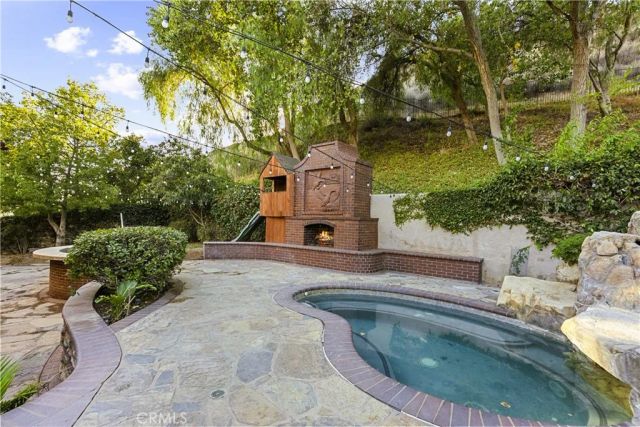 28811 Park Woodland Place, Saugus, CA 91390