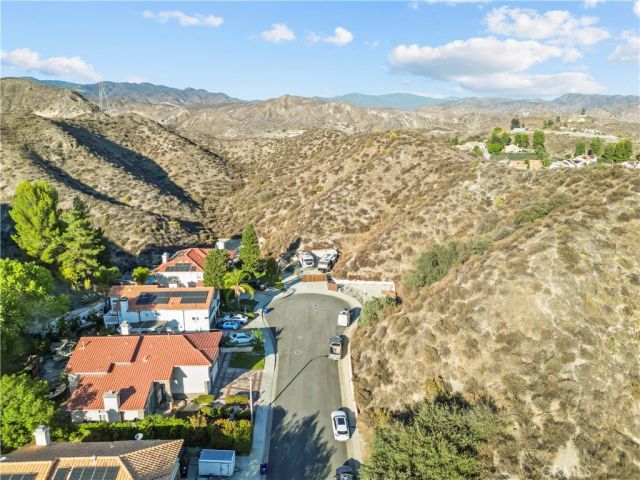 28811 Park Woodland Place, Saugus, CA 91390