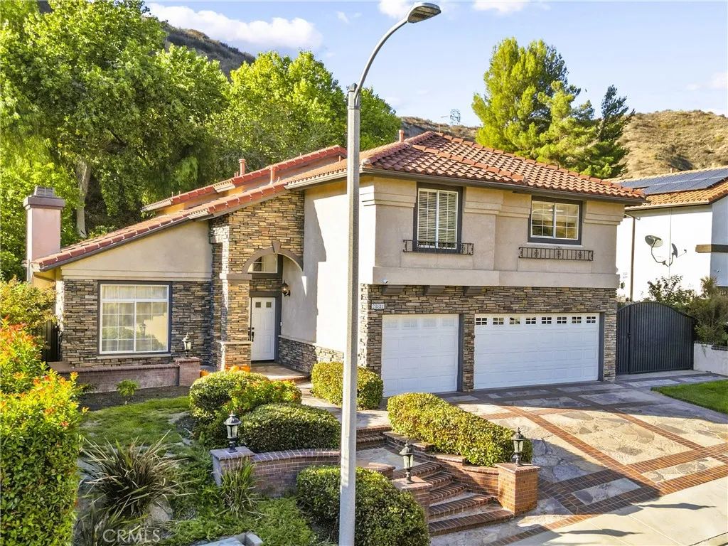 28811 Park Woodland Place, Saugus, CA 91390