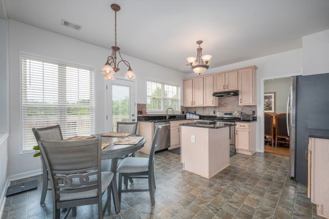 1713 Kendall Cove Ln, Mount Juliet, TN 37122