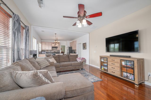 1713 Kendall Cove Ln, Mount Juliet, TN 37122