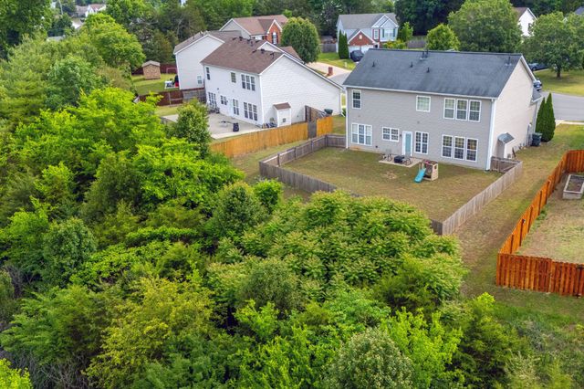 1713 Kendall Cove Ln, Mount Juliet, TN 37122