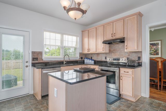 1713 Kendall Cove Ln, Mount Juliet, TN 37122