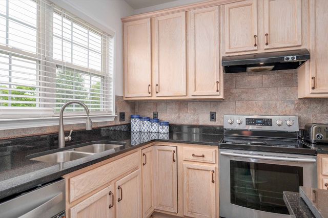 1713 Kendall Cove Ln, Mount Juliet, TN 37122