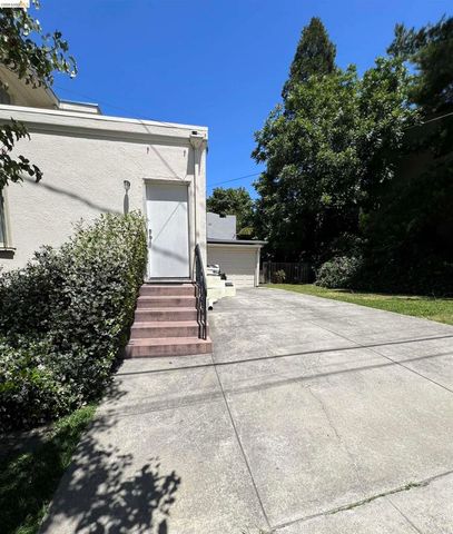 3788 LAKESHORE, Oakland, CA 94610