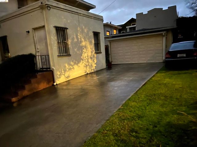 3788 LAKESHORE, Oakland, CA 94610