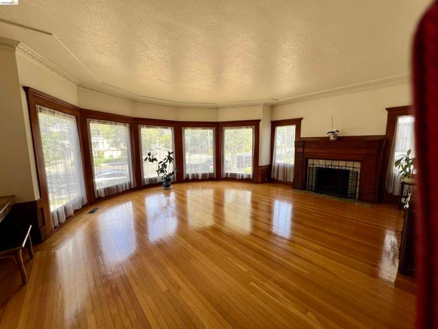 3788 LAKESHORE, Oakland, CA 94610
