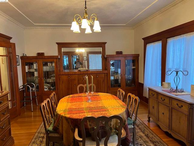 3788 LAKESHORE, Oakland, CA 94610
