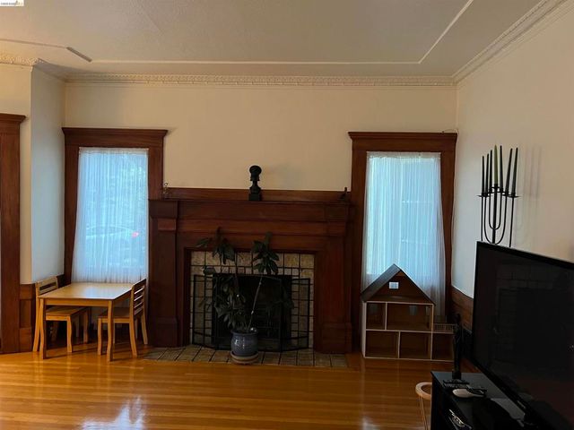 3788 LAKESHORE, Oakland, CA 94610