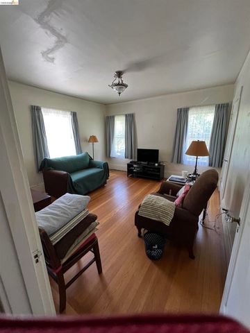 3788 LAKESHORE, Oakland, CA 94610
