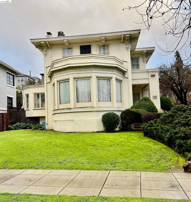 3788 LAKESHORE, Oakland, CA 94610