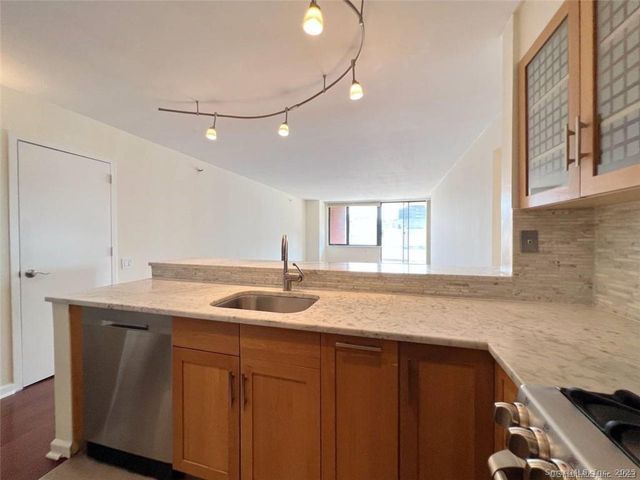 25 Forest Street APT 3L, Stamford, CT 06901